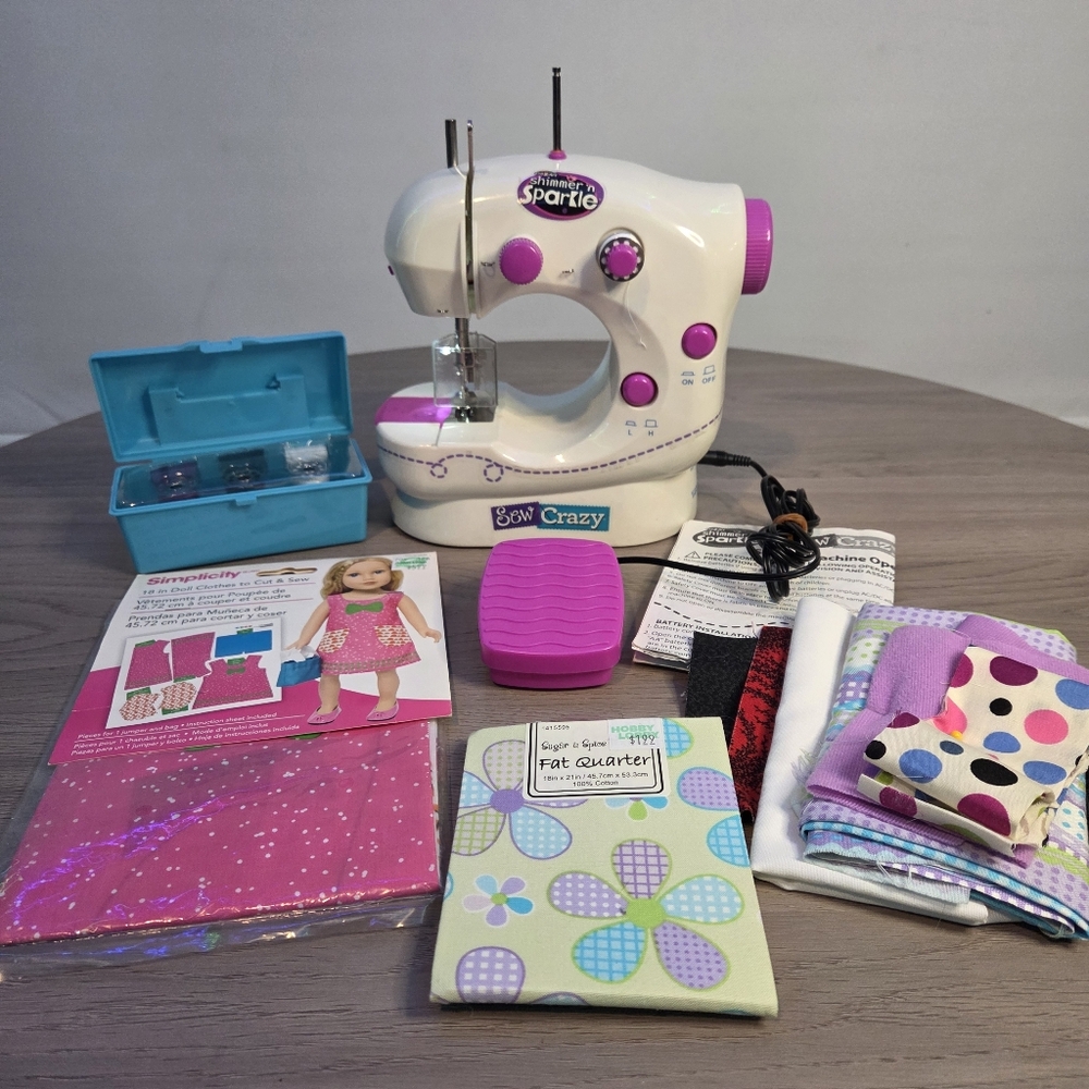 NWOB Cra-Z-Art Shimmer 'N Sparkle Sew Crazy Sewing Machine & Accessories